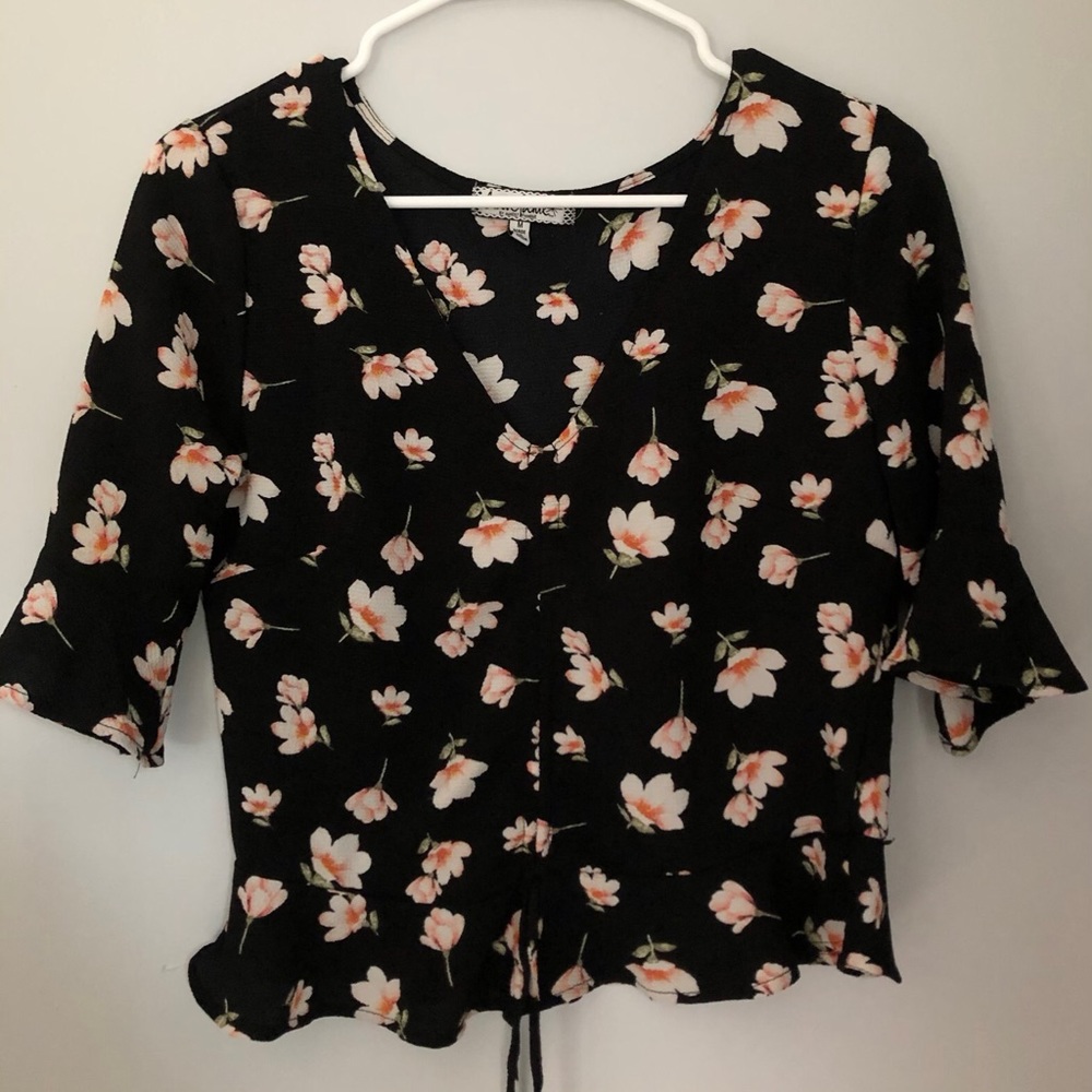 floral, ribbed, black cropped tee